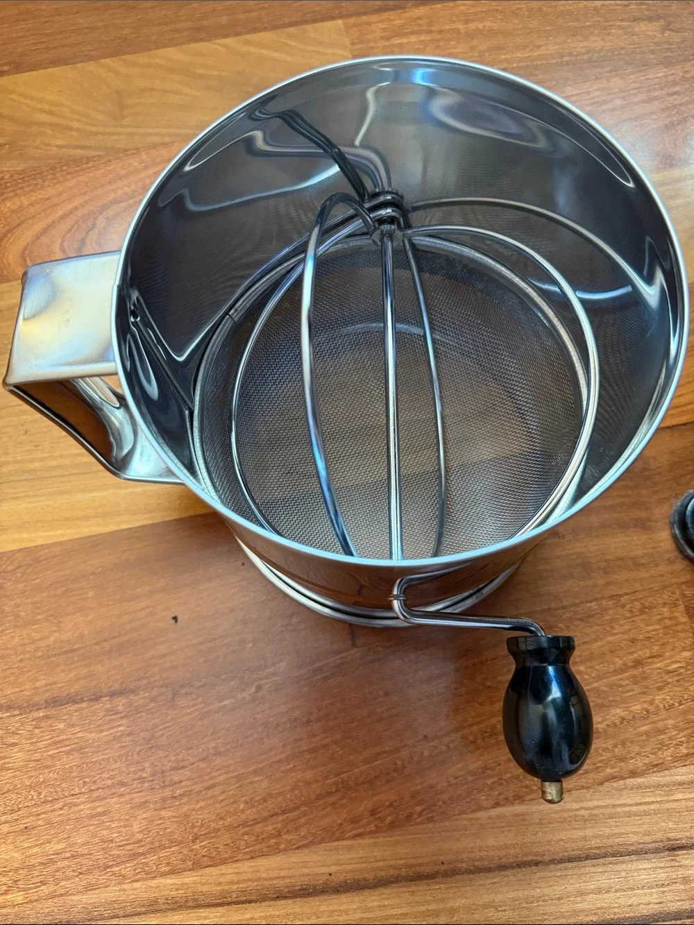 Stainless Steel Flour Sifter with Black Turning Handle